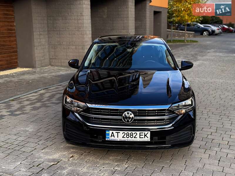 Седан Volkswagen Jetta 2022 в Ивано-Франковске