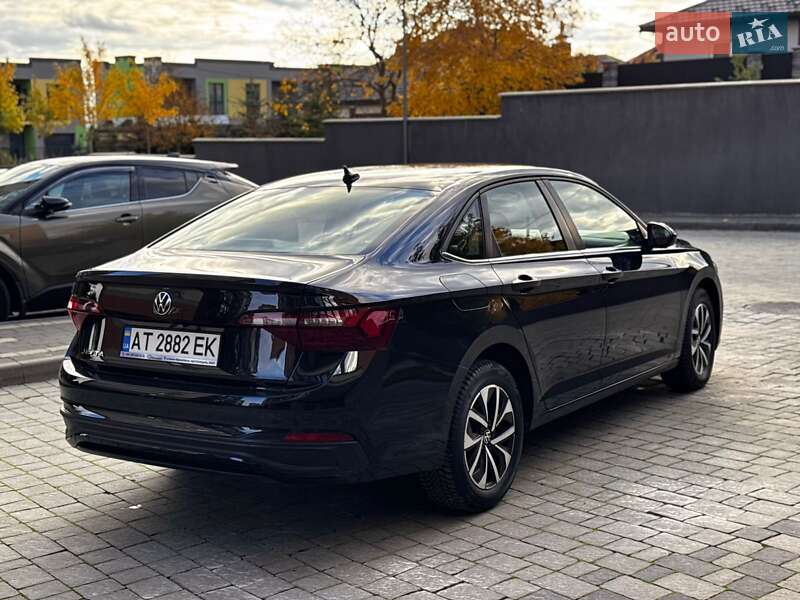 Седан Volkswagen Jetta 2022 в Ивано-Франковске