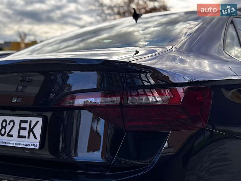 Седан Volkswagen Jetta 2022 в Ивано-Франковске