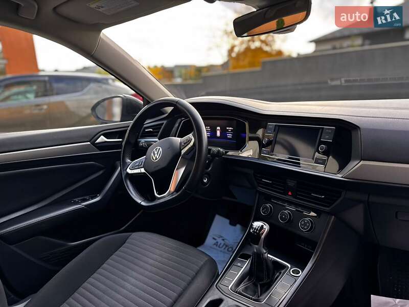 Седан Volkswagen Jetta 2022 в Ивано-Франковске