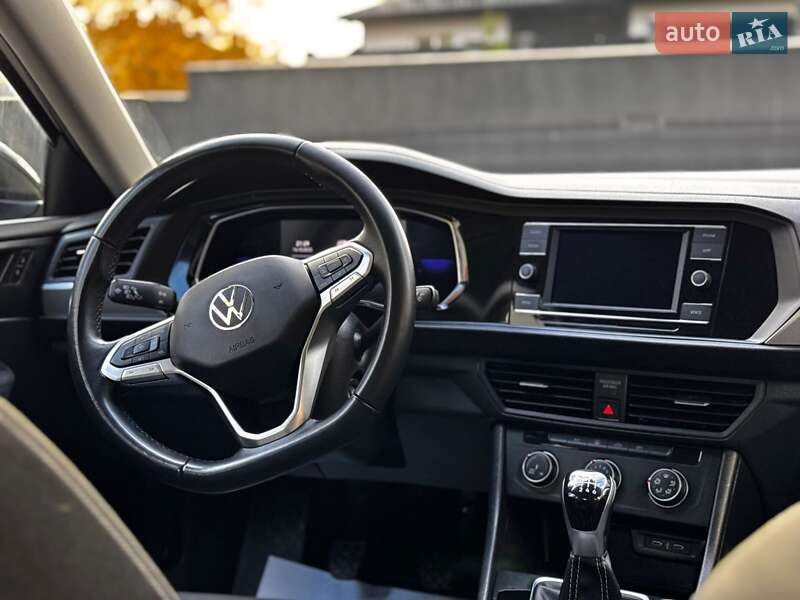 Седан Volkswagen Jetta 2022 в Ивано-Франковске