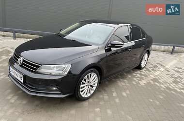 Седан Volkswagen Jetta 2016 в 