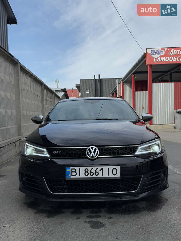 Седан Volkswagen Jetta 2013 в Решетиловке фото Седан Volkswagen Jetta 2013 в Решетиловке