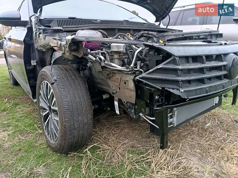 Седан Volkswagen Jetta 2020 в Черкасах