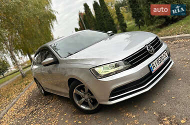 Седан Volkswagen Jetta 2015 в 