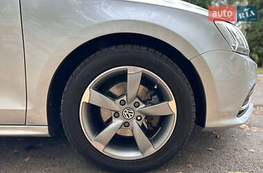 Седан Volkswagen Jetta 2015 в 