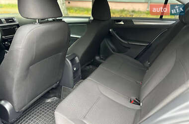 Седан Volkswagen Jetta 2015 в 