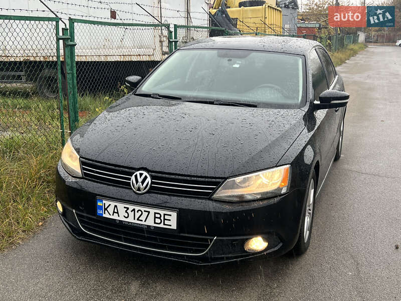 Седан Volkswagen Jetta 2013 в Киеве