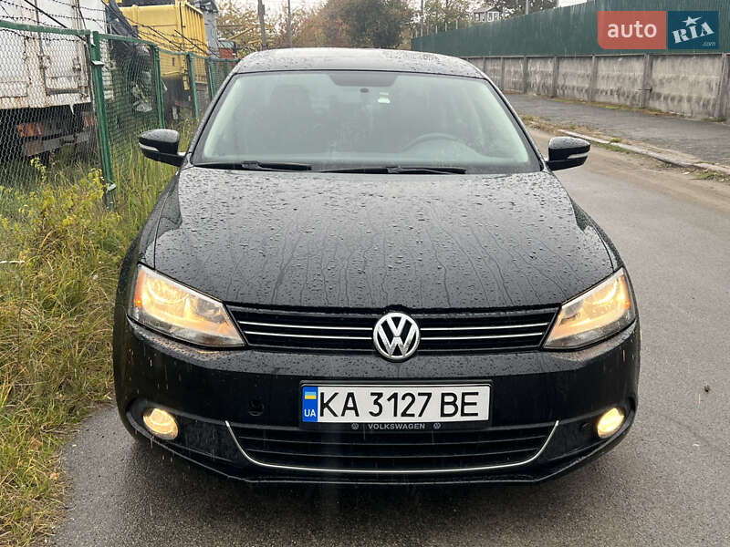 Седан Volkswagen Jetta 2013 в Киеве