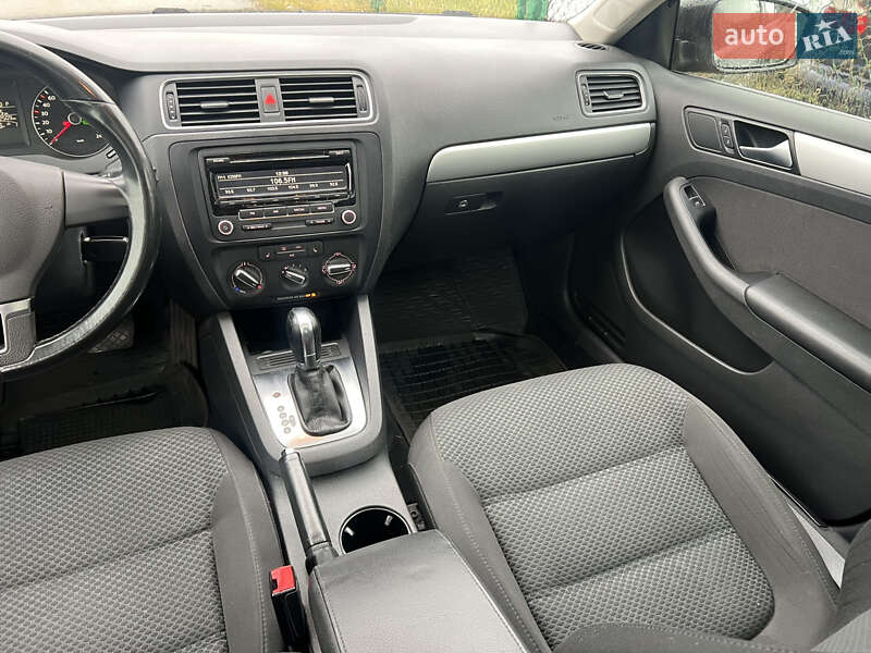 Седан Volkswagen Jetta 2013 в Киеве