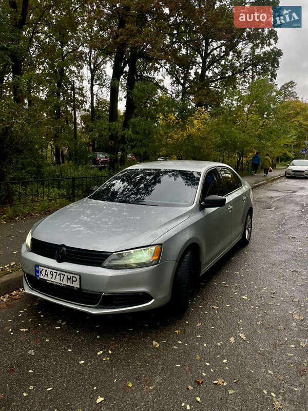 Седан Volkswagen Jetta 2010 в Киеве