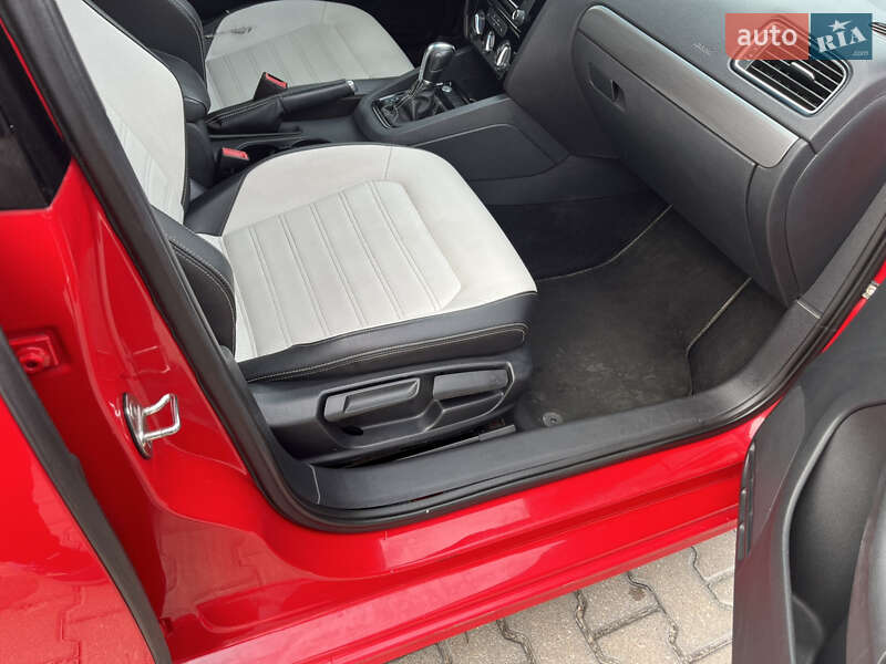Седан Volkswagen Jetta 2016 в Киеве фото 18 Седан Volkswagen Jetta 2016 в Киеве
