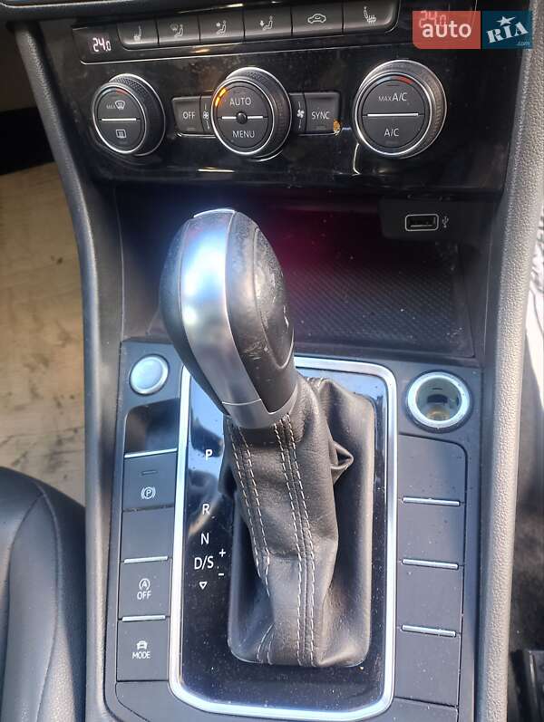 Седан Volkswagen Jetta 2019 в Рівному фото 3 Седан Volkswagen Jetta 2019 в Рівному