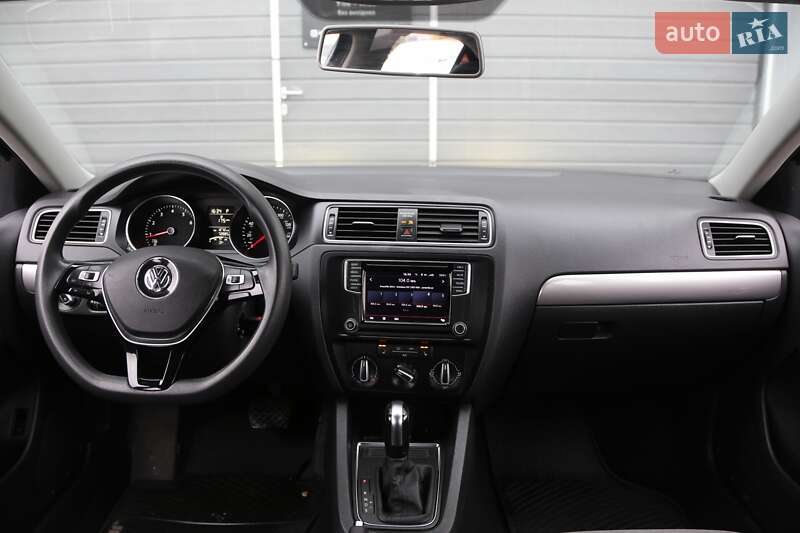 Седан Volkswagen Jetta 2017 в Киеве