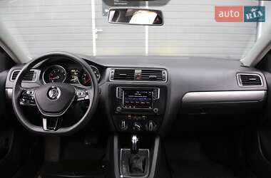 Седан Volkswagen Jetta 2017 в 