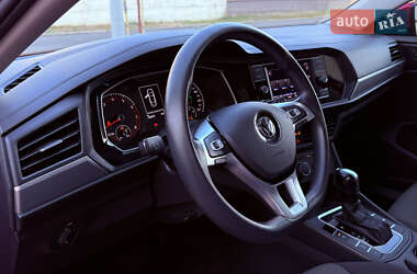 Седан Volkswagen Jetta 2020 в 