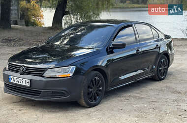 Седан Volkswagen Jetta 2013 в 