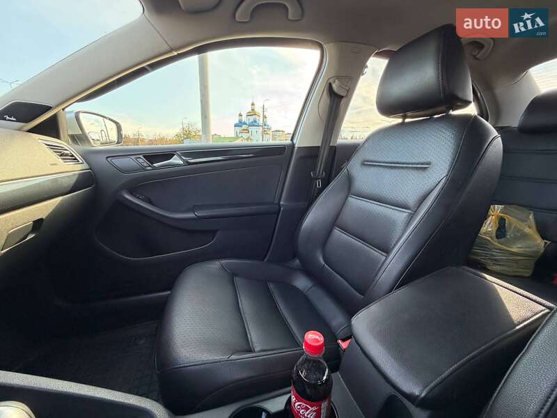 Седан Volkswagen Jetta 2015 в Кривом Роге