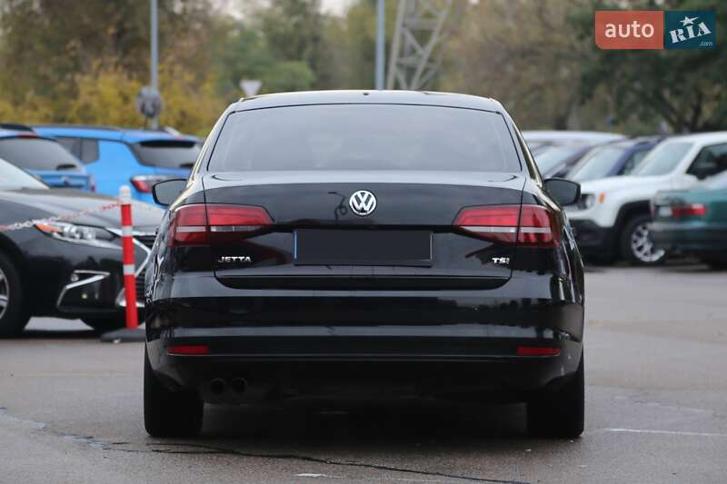 Седан Volkswagen Jetta 2017 в Киеве