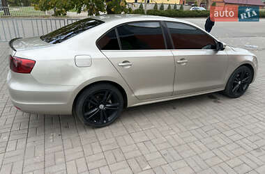 Седан Volkswagen Jetta 2014 в Кривом Роге
