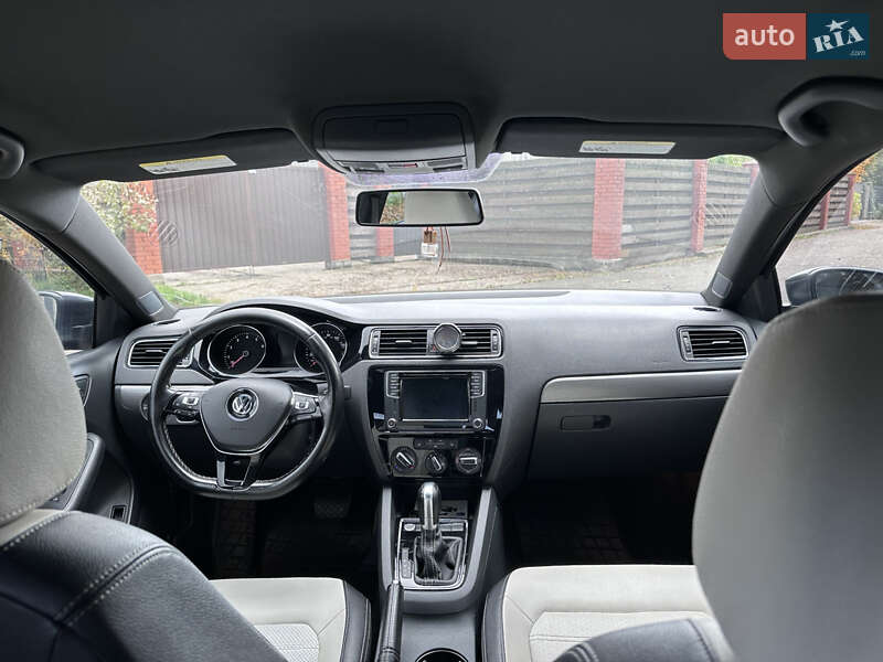 Седан Volkswagen Jetta 2015 в Києві фото 17 Седан Volkswagen Jetta 2015 в Києві