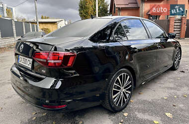Седан Volkswagen Jetta 2015 в 
