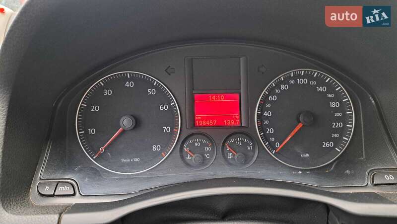 Седан Volkswagen Jetta 2006 в Вишневому фото 15 Седан Volkswagen Jetta 2006 в Вишневому