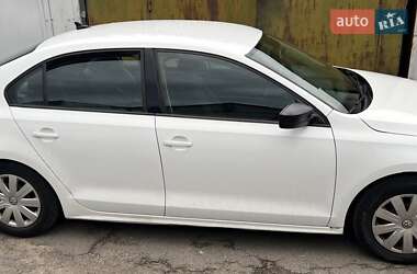 Седан Volkswagen Jetta 2016 в 