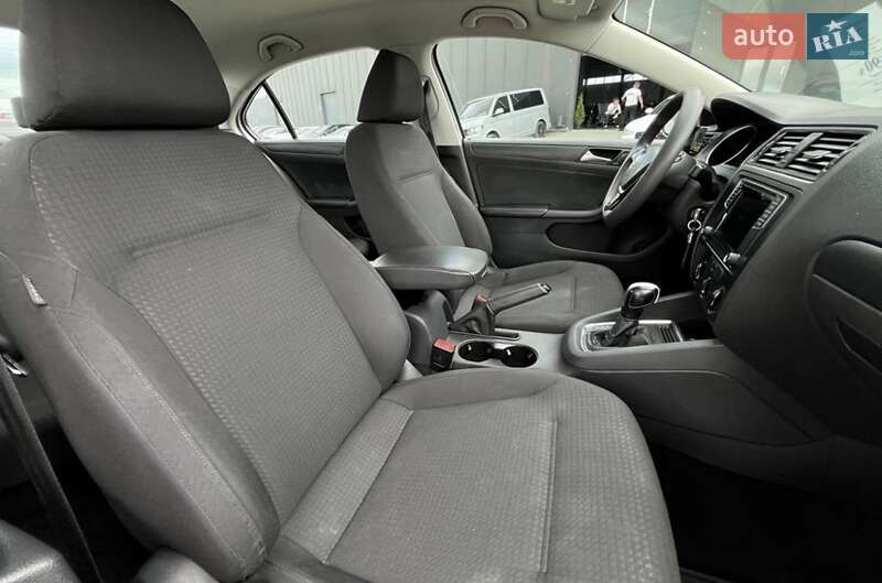 Седан Volkswagen Jetta 2016 в Львове фото 10 Седан Volkswagen Jetta 2016 в Львове