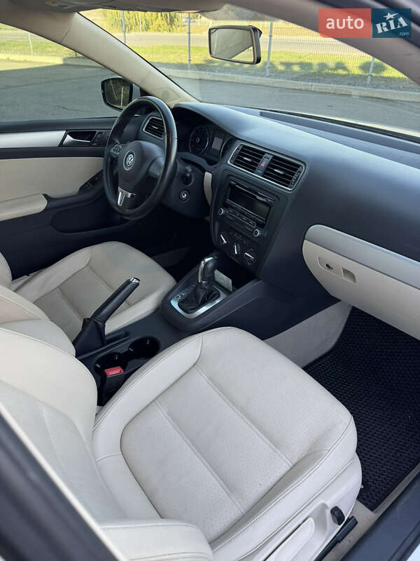 Седан Volkswagen Jetta 2013 в Дніпрі фото 29 Седан Volkswagen Jetta 2013 в Дніпрі