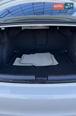 Седан Volkswagen Jetta 2013 в  фото 37 Седан Volkswagen Jetta 2013 в