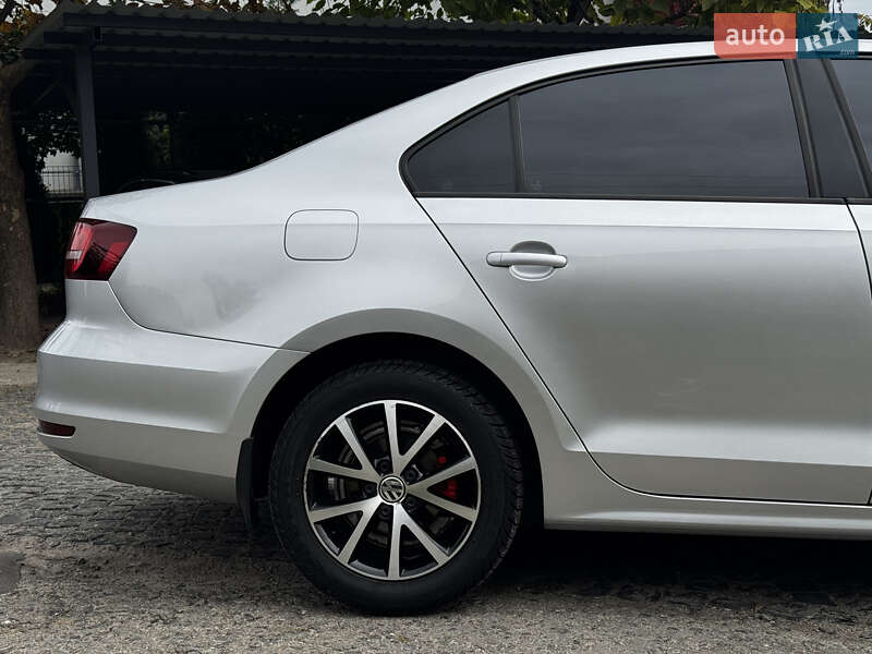 Седан Volkswagen Jetta 2016 в Києві