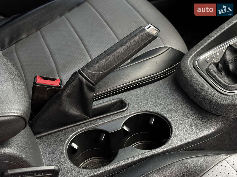 Седан Volkswagen Jetta 2016 в Києві