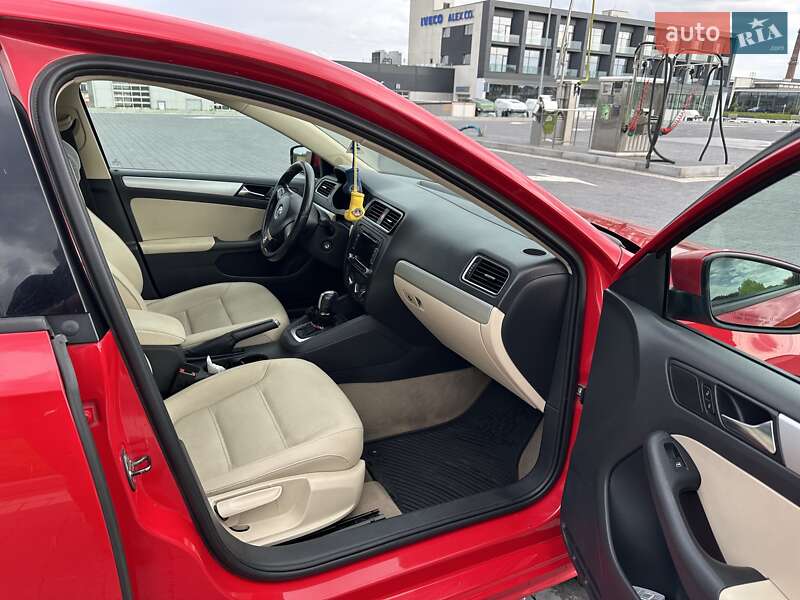 Седан Volkswagen Jetta 2011 в Львове фото 12 Седан Volkswagen Jetta 2011 в Львове