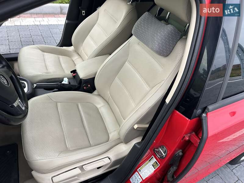 Седан Volkswagen Jetta 2011 в Львове