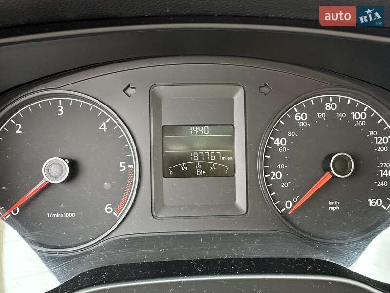 Седан Volkswagen Jetta 2011 в Львове