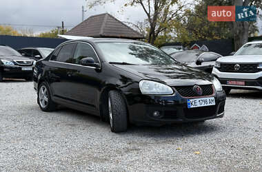 Седан Volkswagen Jetta 2006 в  фото 4 Седан Volkswagen Jetta 2006 в