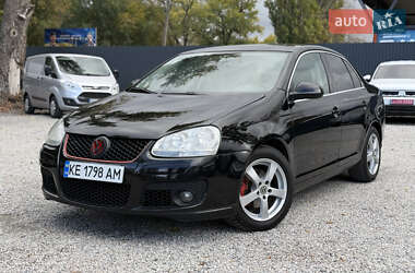 Седан Volkswagen Jetta 2006 в  фото 2 Седан Volkswagen Jetta 2006 в