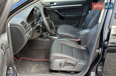 Седан Volkswagen Jetta 2006 в  фото 16 Седан Volkswagen Jetta 2006 в