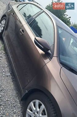 Седан Volkswagen Jetta 2011 в Дунаївцях