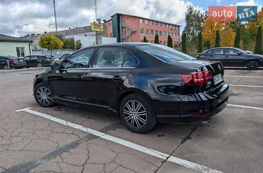 Седан Volkswagen Jetta 2017 в 