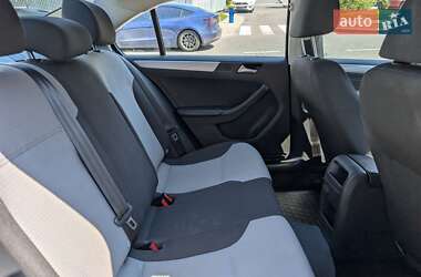 Седан Volkswagen Jetta 2017 в 