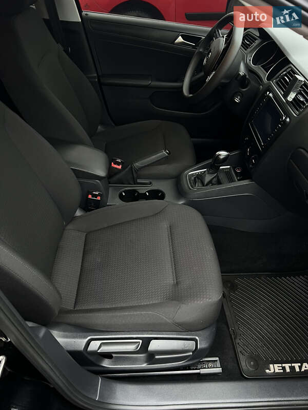 Седан Volkswagen Jetta 2016 в Кам'янець-Подільському