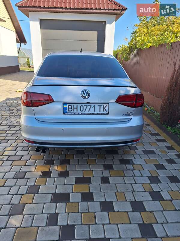 Седан Volkswagen Jetta 2015 в Ізмаїлі