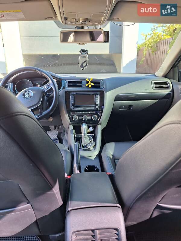 Седан Volkswagen Jetta 2015 в Ізмаїлі