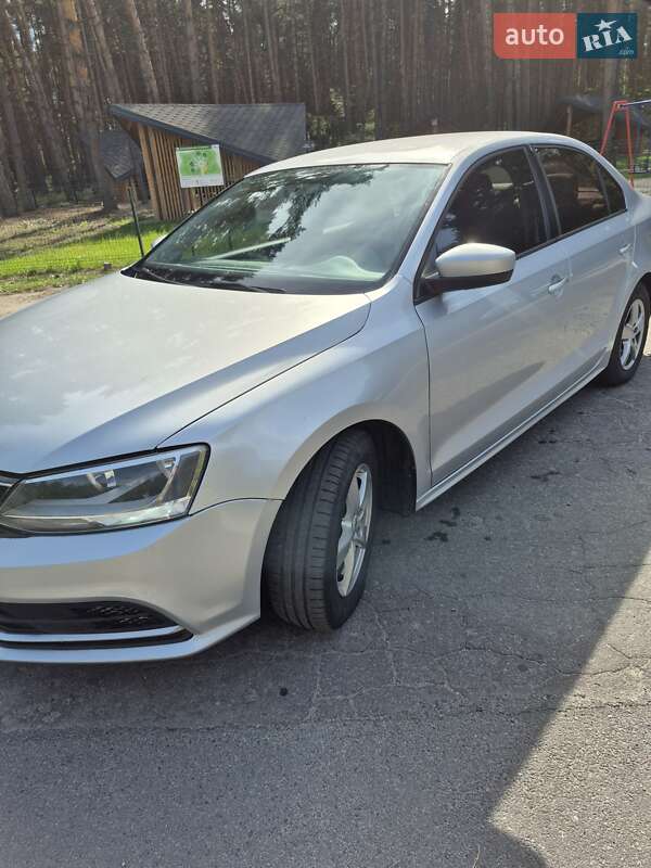 Седан Volkswagen Jetta 2015 в Кременчуге