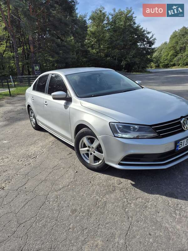Седан Volkswagen Jetta 2015 в Кременчуге