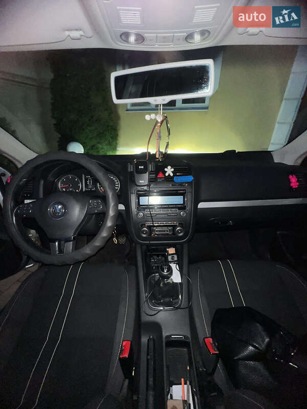 Седан Volkswagen Jetta 2010 в Мукачево фото 13 Седан Volkswagen Jetta 2010 в Мукачево