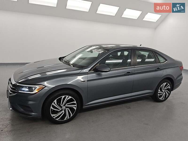 Седан Volkswagen Jetta 2021 в 