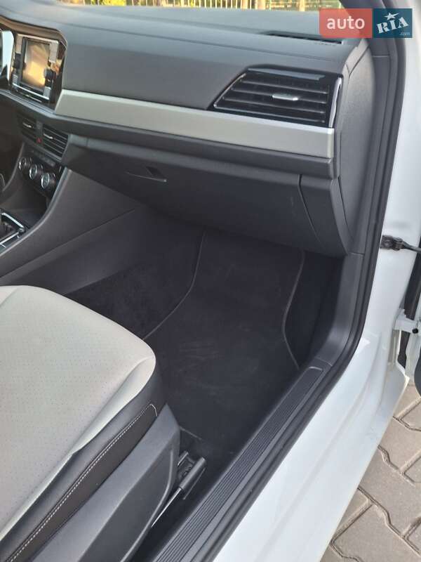 Седан Volkswagen Jetta 2021 в Одессе